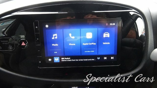 Toyota Aygo X Vvt-i Edge Hatchback AK24PWX White #5