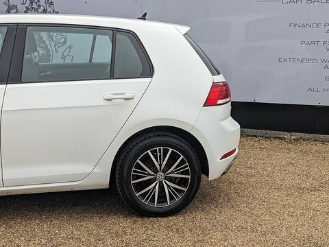 Volkswagen Golf Se Navigation Tsi FG18XWM White #6