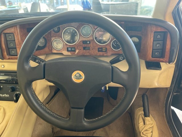 Lotus Esprit Esprit White #30