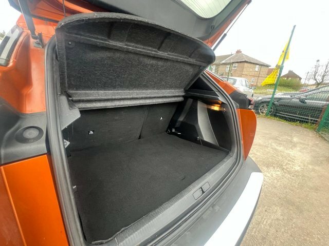 Peugeot 2008 Puretech Allure Premium Suv BT20XDE Orange #6