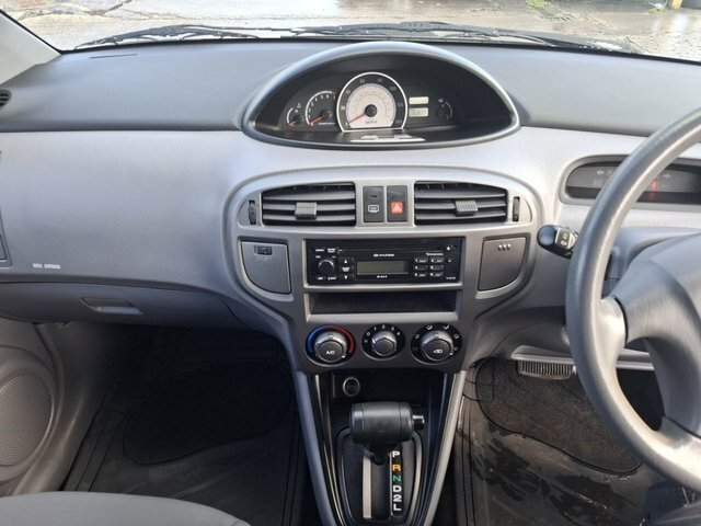 Hyundai Matrix Gsi Hatchback White #6