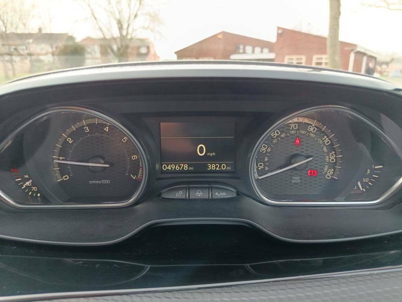 Peugeot 2008 1.2 Puretech Gpf Gt Line Suv Eur VU68WMW Grey #2