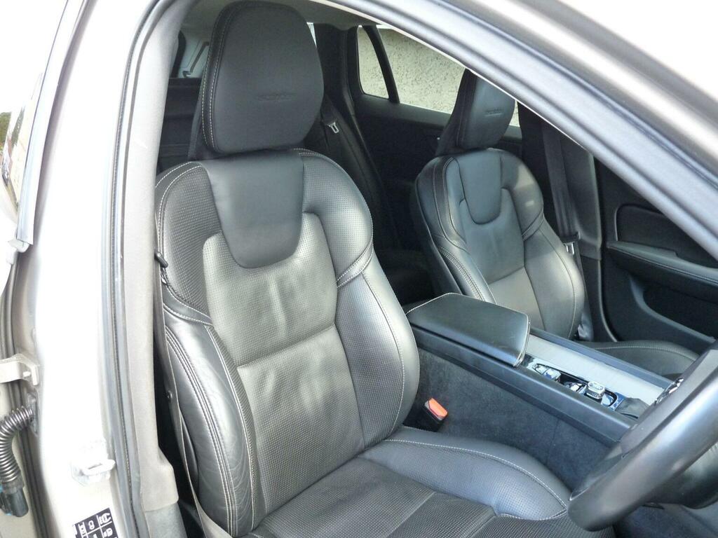 Volvo V60 Estate 2.0 D4 Inscription Pro Euro 6 Ss KW68VEF Grey #4
