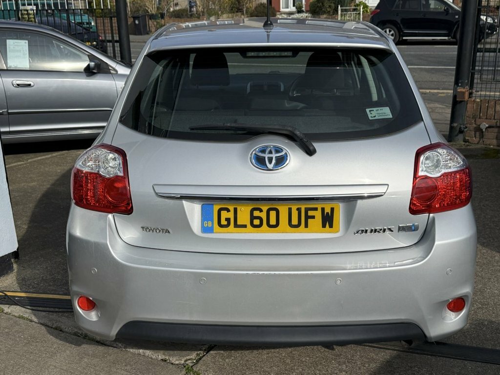 Toyota Auris Vvt-h T4 Hatchback Silver #6