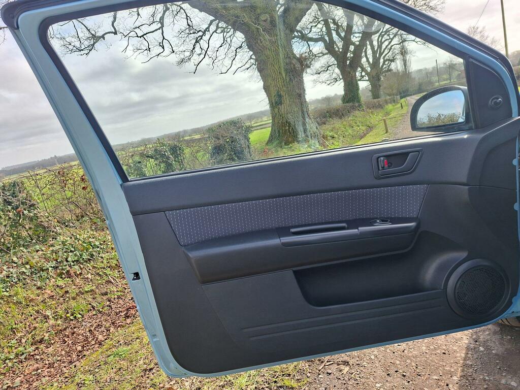 Hyundai Getz 1.1 Gsi Black #8