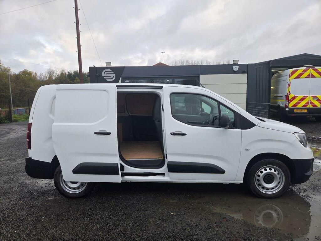 Vauxhall Combo Panel Van 1.5 Turbo D 2300 Dynamic L2 H1 Euro 6 SE21OXH White #4