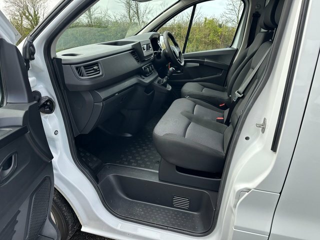 Renault Trafic Dci Blue Ll30 Business FY72ZLU White #5