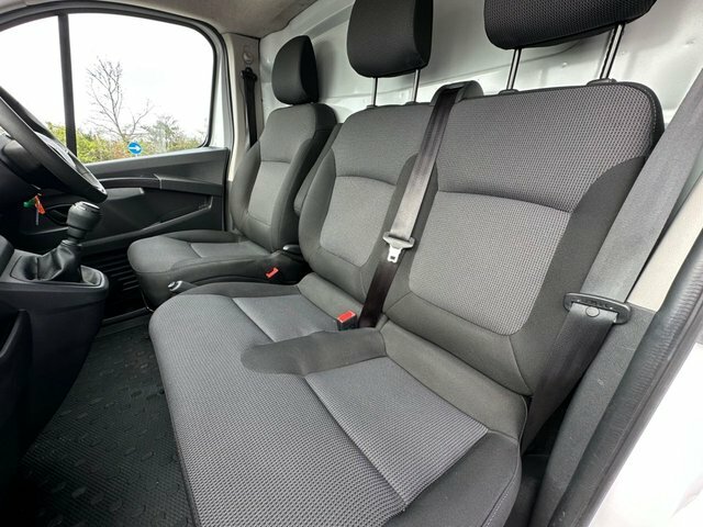 Renault Trafic Dci Blue Ll30 Business FY72ZLU White #3