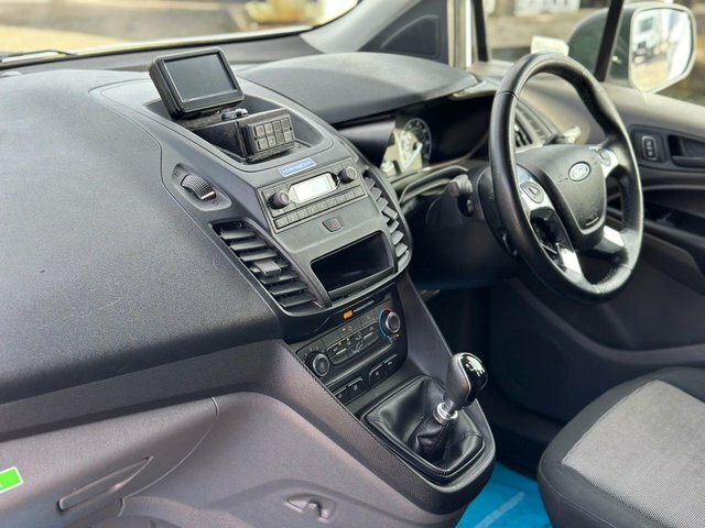 Ford Transit Connect 220 Ecoblue Panel Van YO19YJE White #5