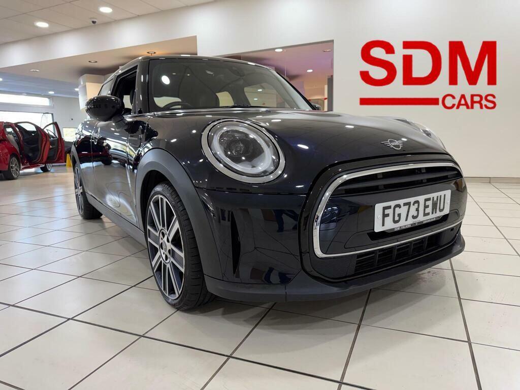 Mini Hatch 1.5 Cooper Exclusive Hatchback Steptron Black