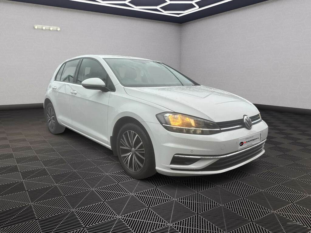 Volkswagen Golf 1.6 Tdi Se Nav White
