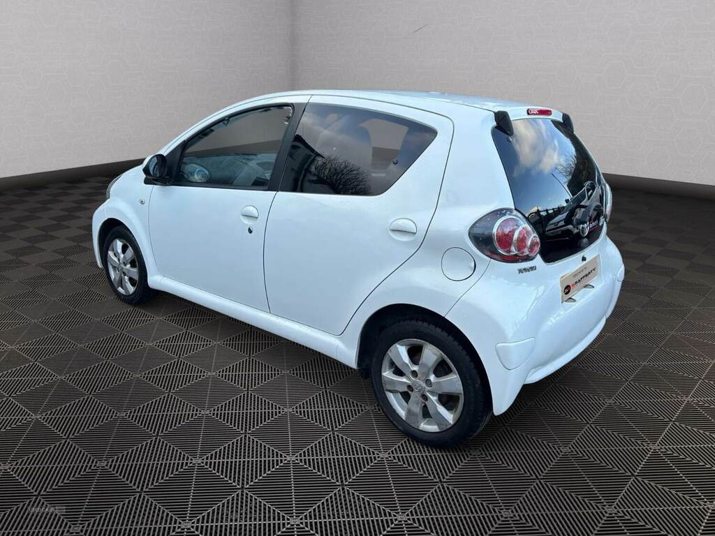 Toyota Aygo 1.0 Vvt-i Fire Ac LN13EKU White #3