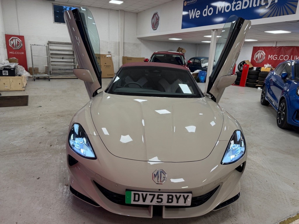 MG Cyberster 375Kw Gt Dual Motor 77 Kwh Awd White #2