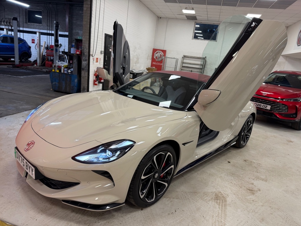 MG Cyberster 375Kw Gt Dual Motor 77 Kwh Awd White #5