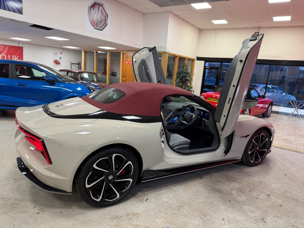 MG Cyberster 375Kw Gt Dual Motor 77 Kwh Awd White