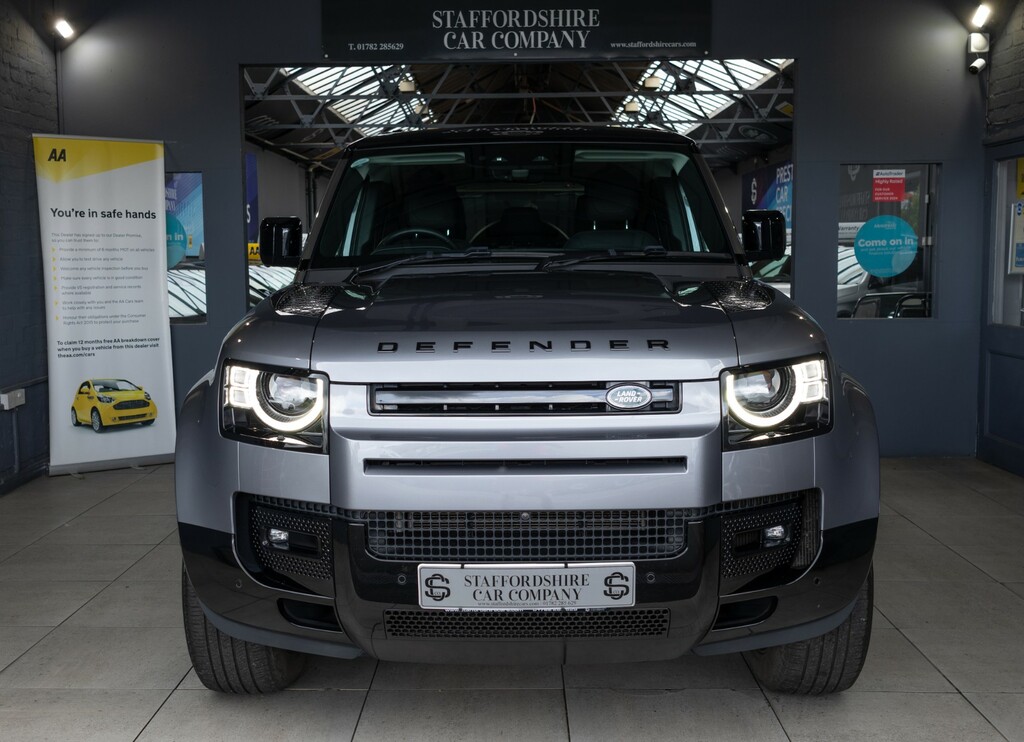 Land Rover Defender Se  #2