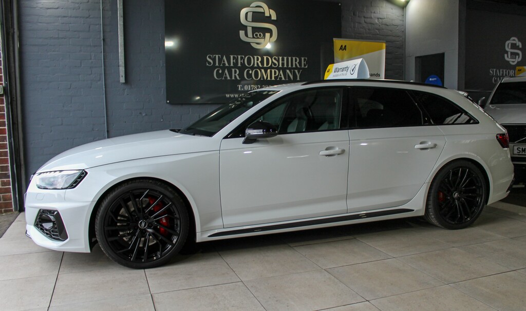 Audi RS4 Avant Tfsi Quattro Carbon Black White #5