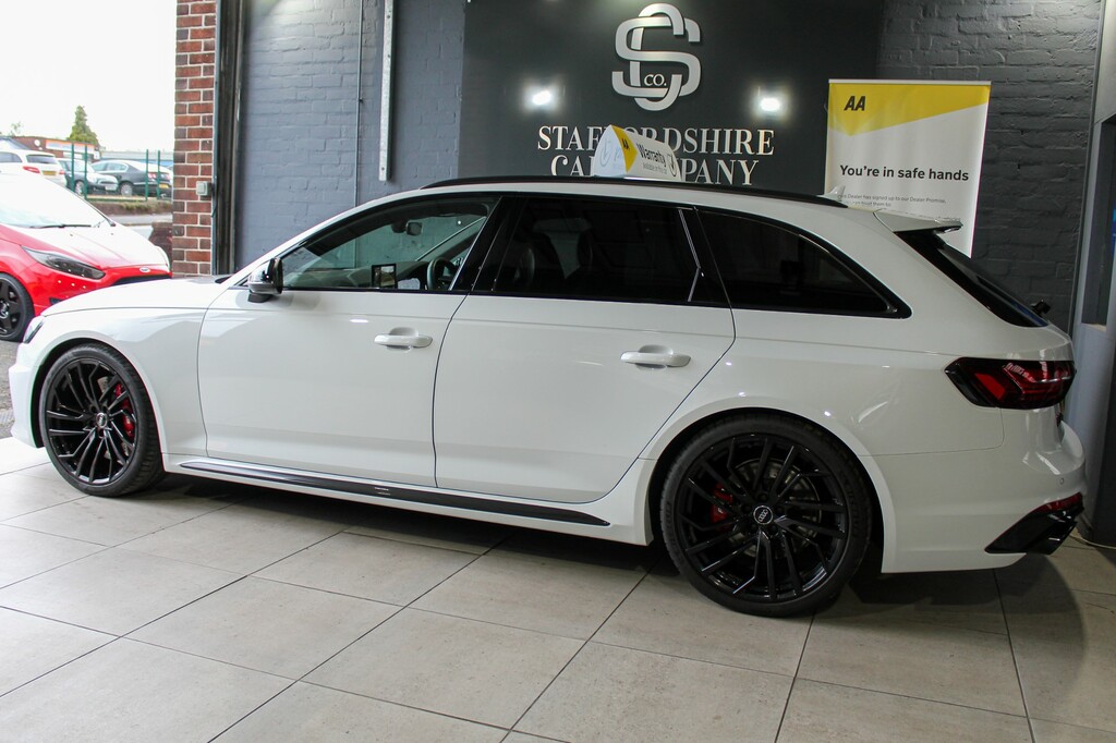 Audi RS4 Avant Tfsi Quattro Carbon Black White #6