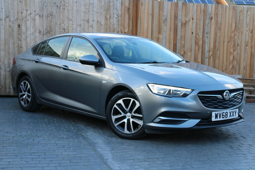 Vauxhall Insignia 1.6 Turbo D Ecotec Design Nav 2018 WV68XXY Grey #2