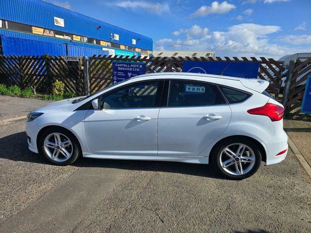 Ford Focus 1.0T Ecoboost Zetec S Euro 6 S S EK66EKR White #6