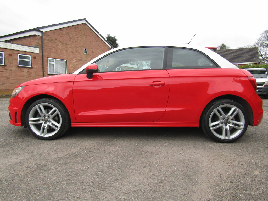 Audi A1 A1 S Line Tfsi S-a VN11FNJ Red #3