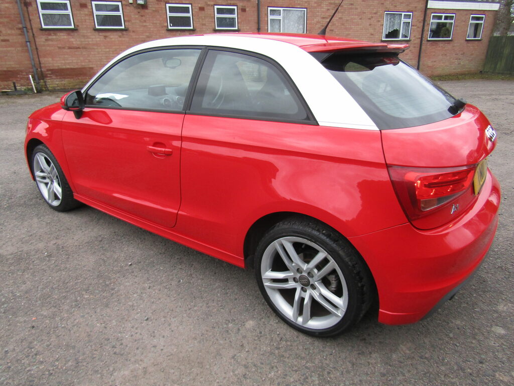 Audi A1 A1 S Line Tfsi S-a VN11FNJ Red #4