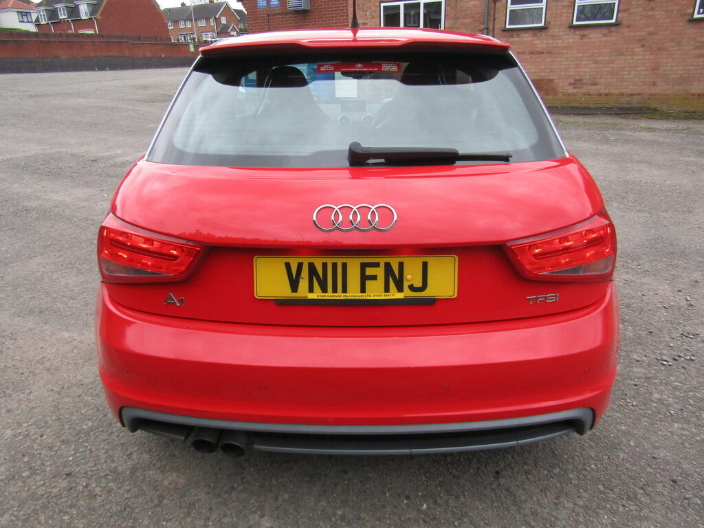 Audi A1 A1 S Line Tfsi S-a VN11FNJ Red #5