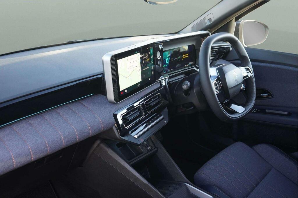 Renault 4 E-Tech Comfort Range 52Kwh Techno VU26OCD Green #2
