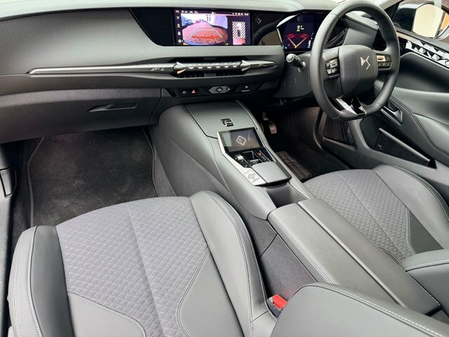 DS DS 4 1.6 E-tense 12.4Kwh Trocadero Hatchback Grey #3