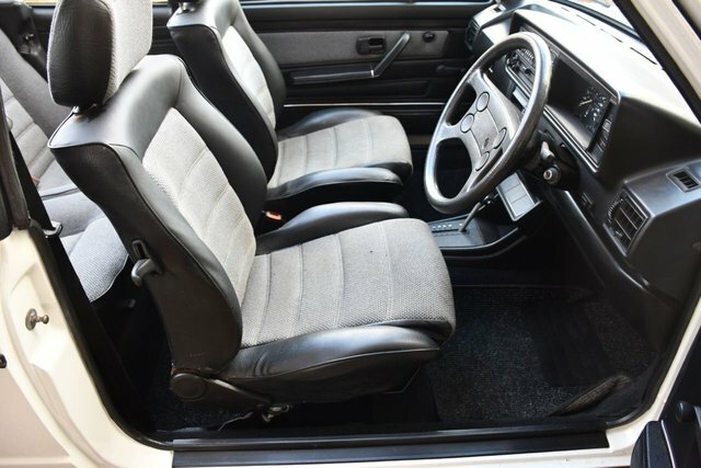 Volkswagen Golf 1.8 White #26