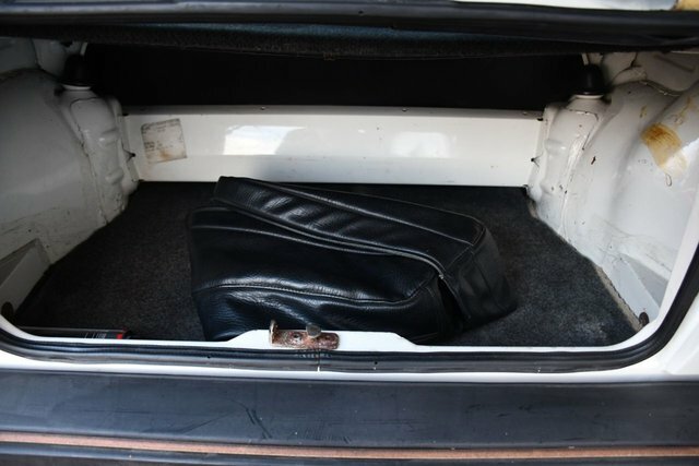 Volkswagen Golf 1.8 White #35