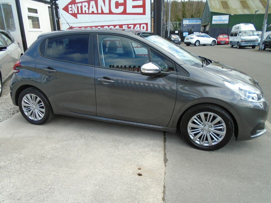 Peugeot 208 1.2 Puretech Signature Hatchback YB19LUS Grey #2