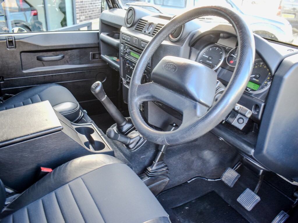 Land Rover Defender 90 Td Xs Station Wagon Black #6