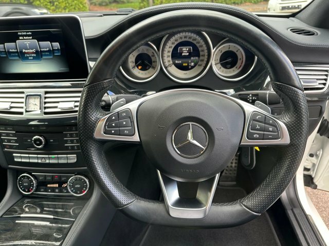 Mercedes-Benz CLS Cls350d V6 Amg Line White #4