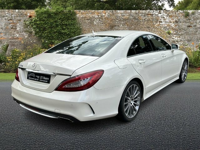 Mercedes-Benz CLS Cls350d V6 Amg Line White #3