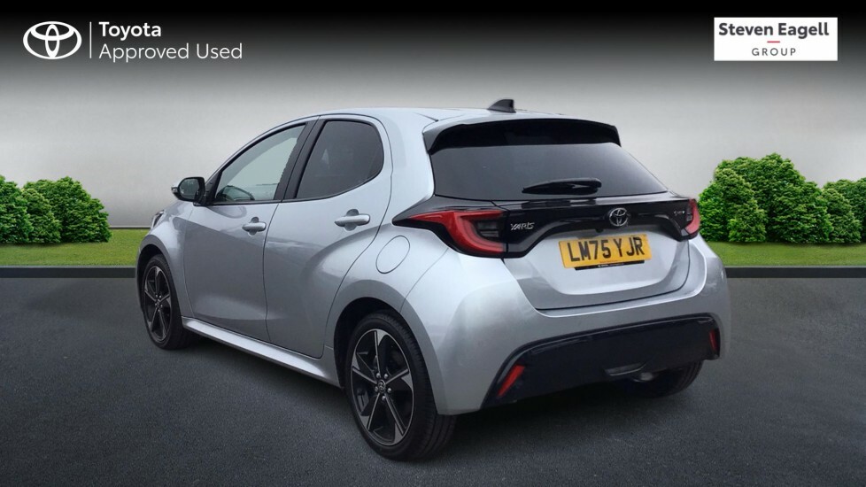 Toyota Yaris 1.5 Vvt-h Excel Hatchback Hybrid E-cvt LM75YJR Silver #4