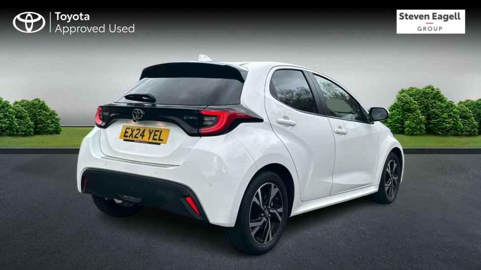 Toyota Yaris 1.5 Vvt-h Design Hatchback Hybrid E-cvt EX24YEL White #2