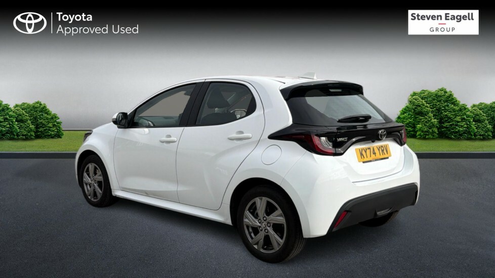 Toyota Yaris 1.5 Vvt-h Icon E-cvt Euro 6 Ss KY74YRV White #4