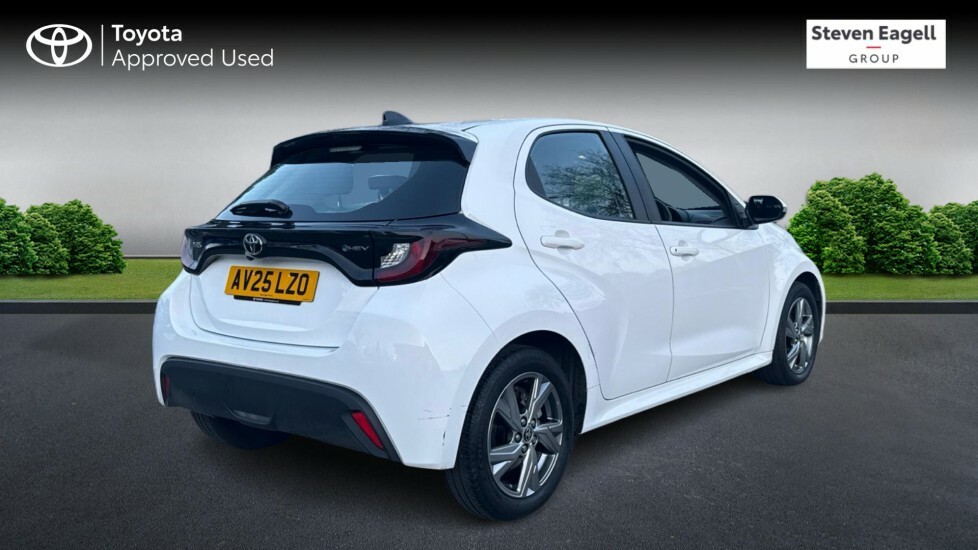 Toyota Yaris 1.5 Vvt-h Icon E-cvt Euro 6 Ss AV25LZO White #2