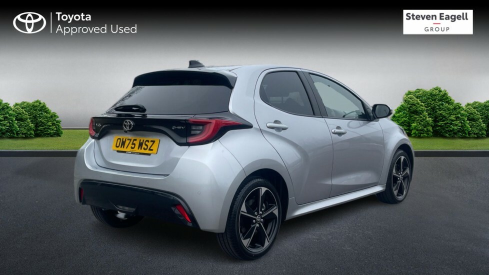 Toyota Yaris 1.5 Vvt-h Excel Hatchback Hybrid E-cvt OW75WSZ Silver #2