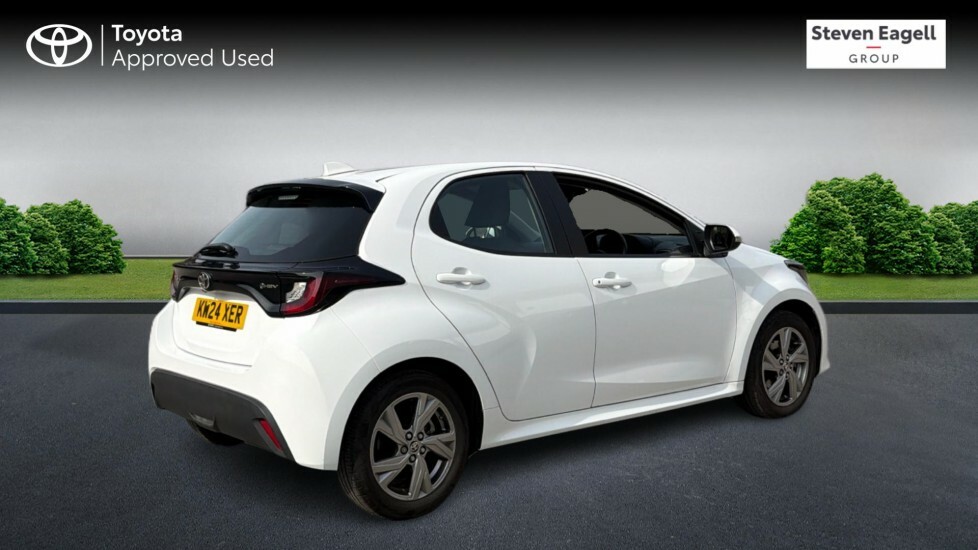 Toyota Yaris 1.5 Vvt-h Icon E-cvt Euro 6 Ss KW24XER White #2