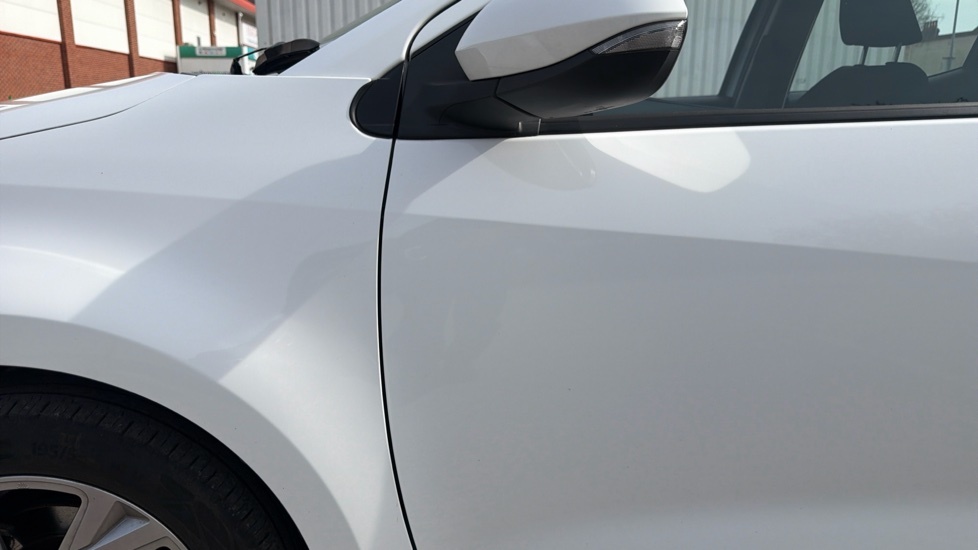 Toyota Yaris 1.5 Vvt-h Icon E-cvt Euro 6 Ss KW24XER White #5