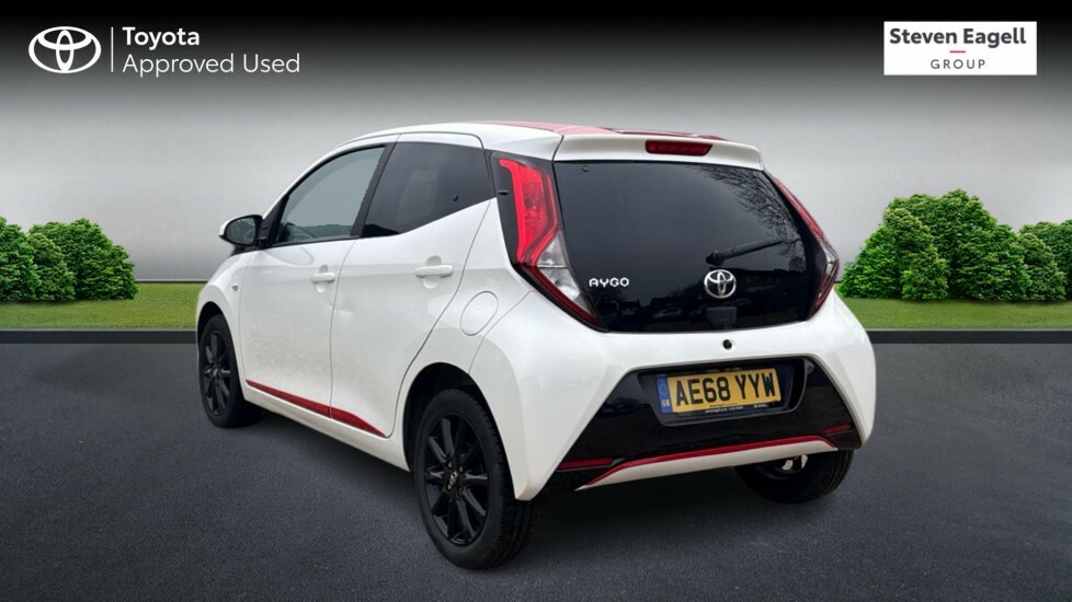 Toyota Aygo 1.0 Vvt-i X-press Hatchback X-shift Eur White #4