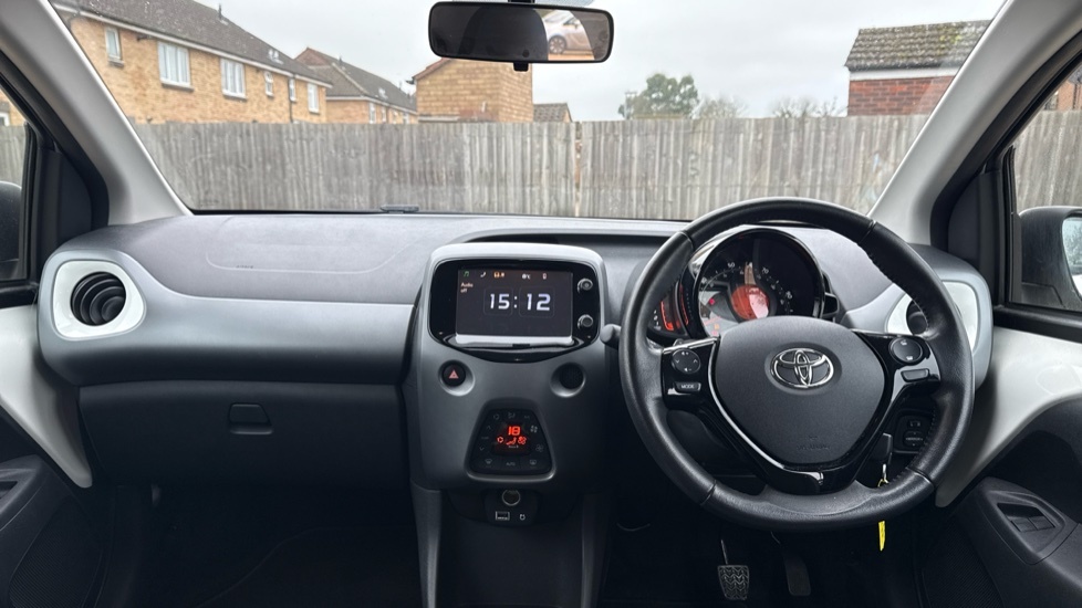 Toyota Aygo 1.0 Vvt-i X-press Hatchback X-shift Eur White #5