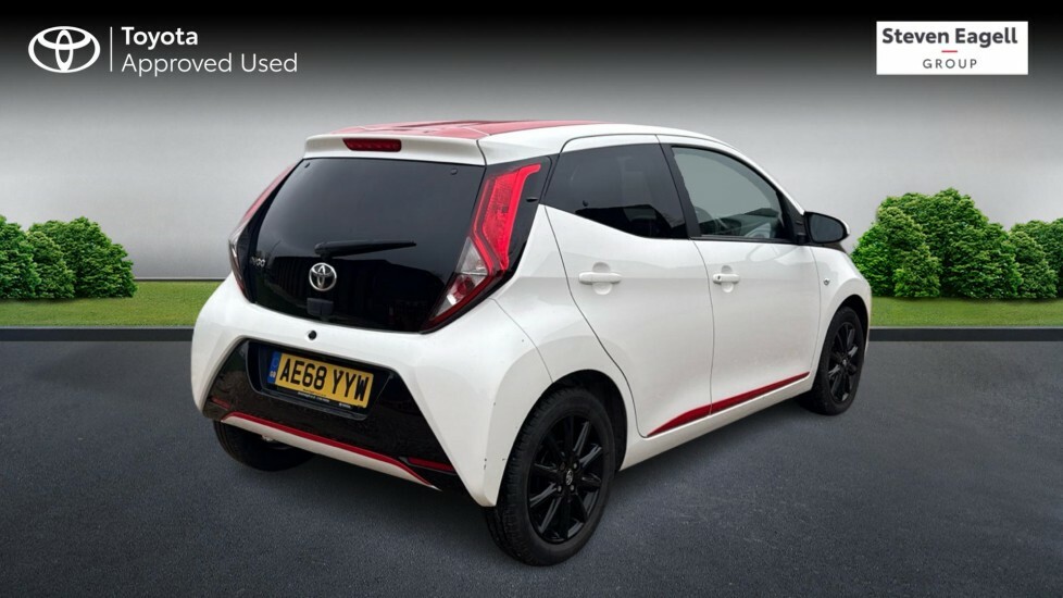 Toyota Aygo 1.0 Vvt-i X-press Hatchback X-shift Eur White #2