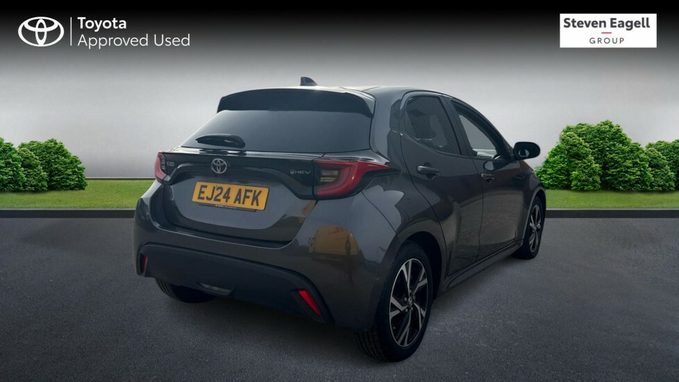 Toyota Yaris 1.5 Vvt-h Design E-cvt Euro 6 Ss EJ24AFK Grey #2