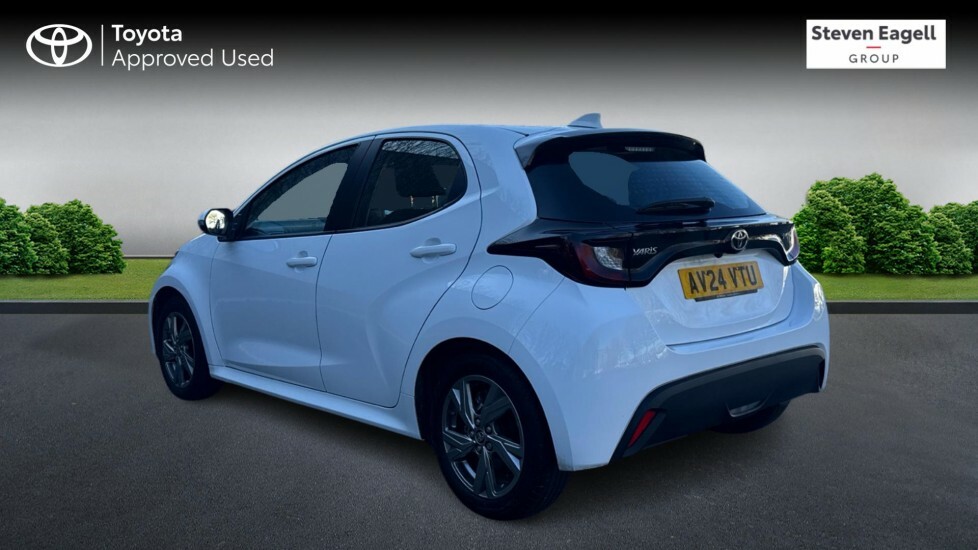 Toyota Yaris 1.5 Vvt-h Icon E-cvt Euro 6 Ss AV24VTU White #4