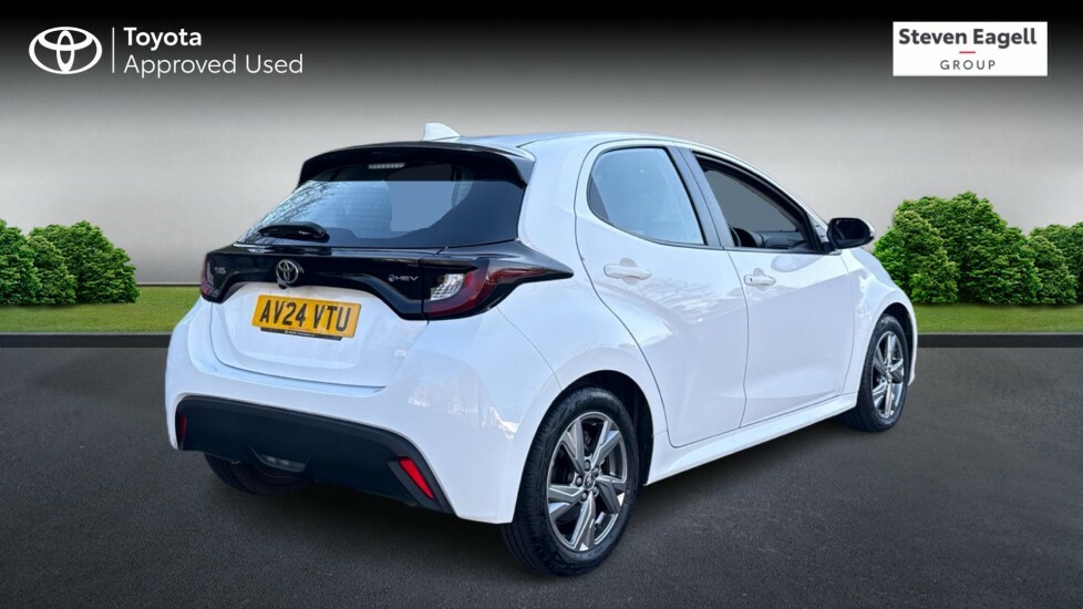Toyota Yaris 1.5 Vvt-h Icon E-cvt Euro 6 Ss AV24VTU White #2