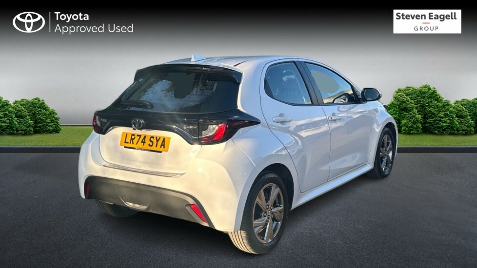 Toyota Yaris 1.5 Vvt-h Icon E-cvt Euro 6 Ss LR74SYA White #2