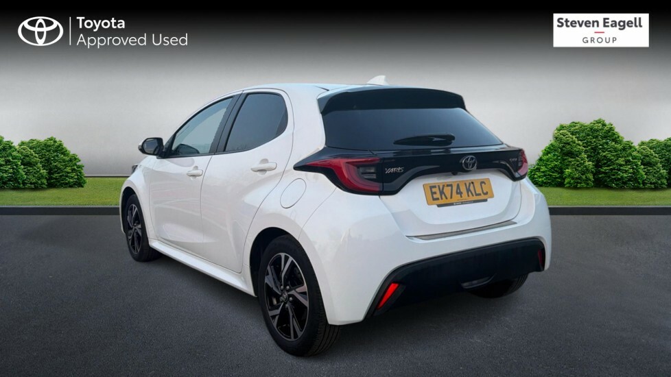 Toyota Yaris 1.5 Vvt-h Design E-cvt Euro 6 Ss EK74KLC White #4